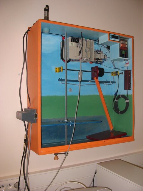 <img src="http://sandiris.free.fr/web/wp-content/uploads/telegestionbarragemaquette-375x500.jpg" title="telegestionbarragemaquette" class="alignnone size-medium wp-image-178" width="375" height="500" alt="Maquette du projet" />